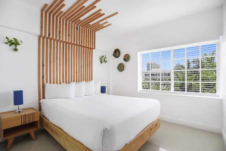 Belleza Sobe | Deluxe 1 Bedroom Suite Sleeps 3 - Miami Beach, FL