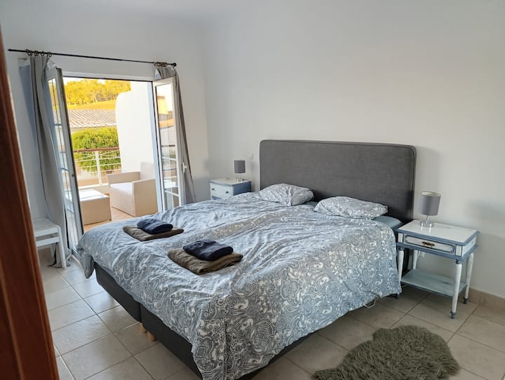 غرفة النوم 1