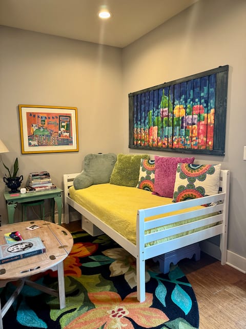 Popular Airbnb listing: 1 bd/1 ba in heart of trendy East Nashville in Nashville / Davidson