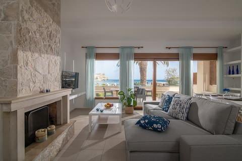 Beachfront Blue apt-Ligaria Beach