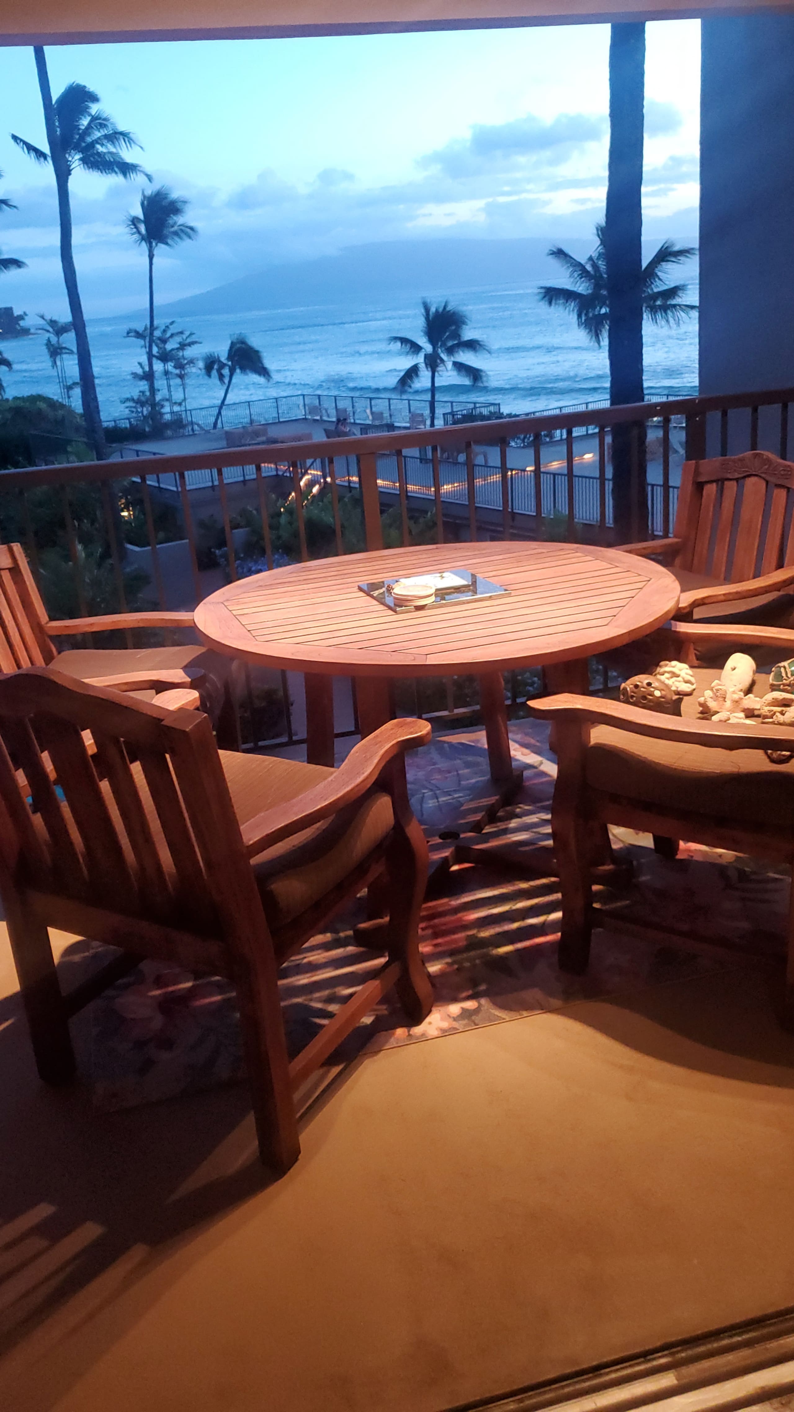 Condo in Lahaina · ★4.96 · 1 bedroom · 2 beds · 1 private bath - Image 9