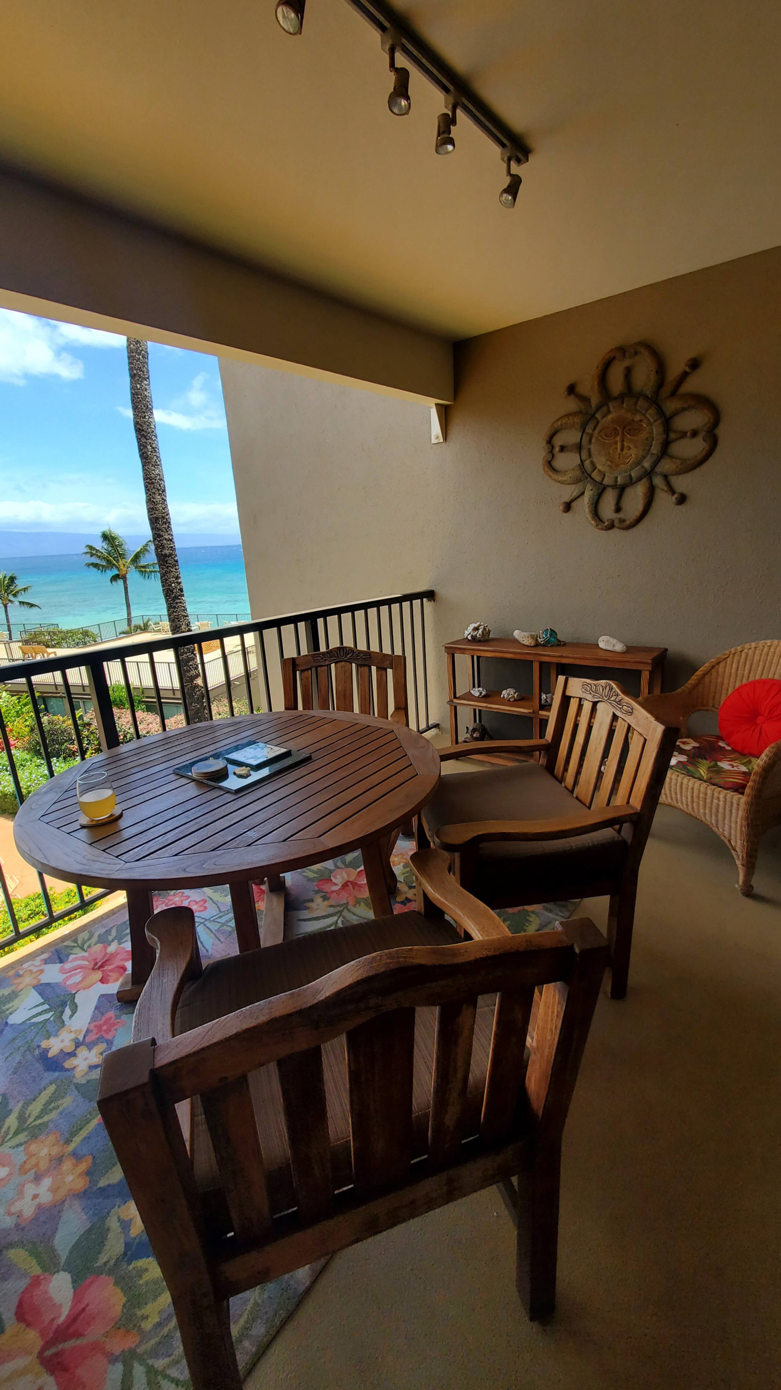 Condo in Lahaina · ★4.96 · 1 bedroom · 2 beds · 1 private bath - Image 10