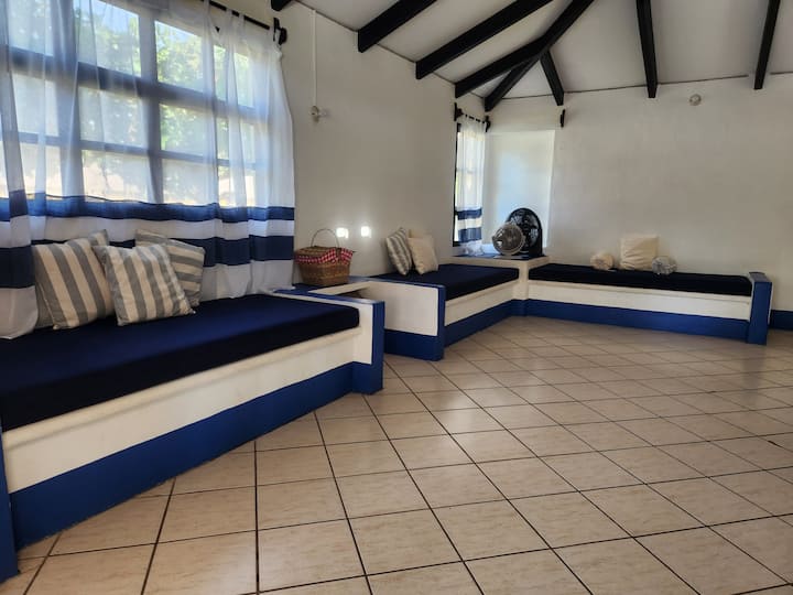 חדר גדול למנוחה ולשיתוף 