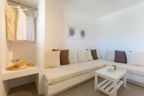Top performing Airbnb: Lithia / Λιθιά in Δήμος Αντιπάρου