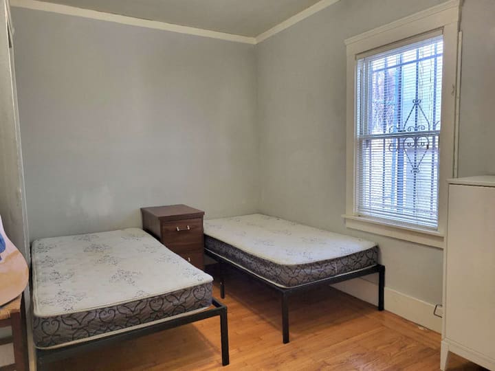 საძინებელი 1