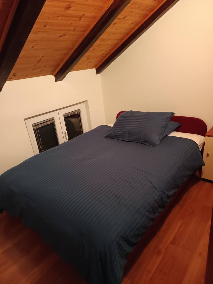 Dhomë gjumi 2
