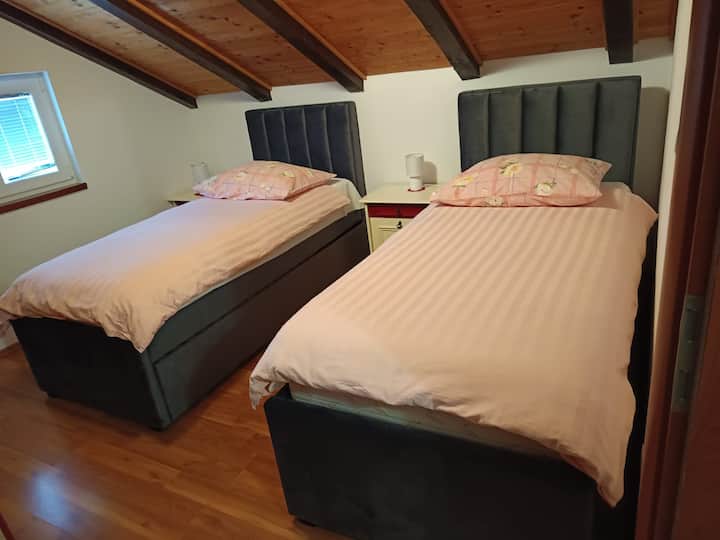 Dhomë gjumi 4