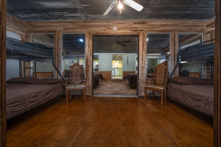 Cabin 6 Beach Cabin - Lake Brownwood, TX