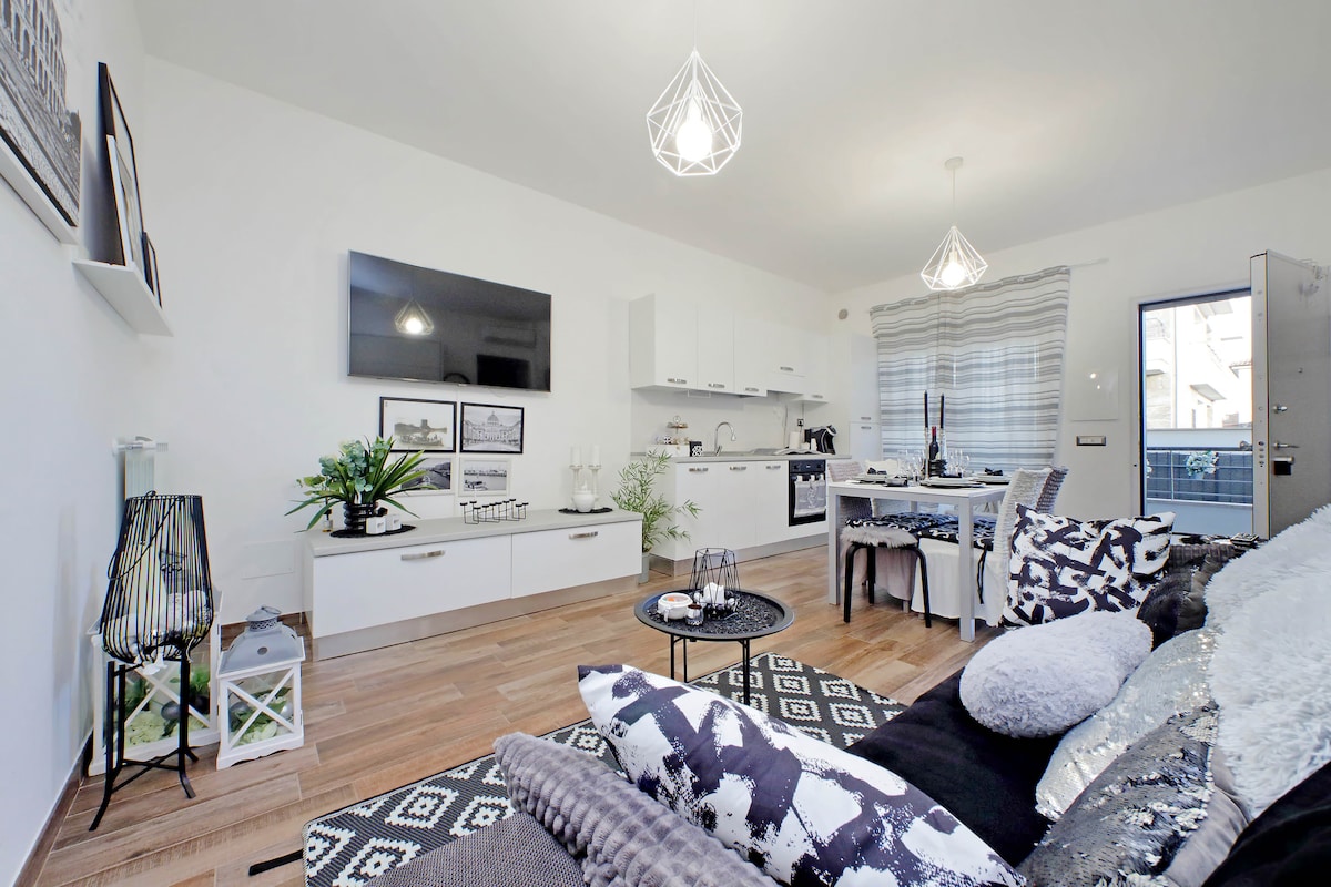 Popular Airbnb listing: (Airport only 6 min) Fly Dream Villa with parking in Fiumicino