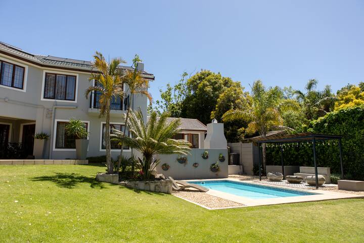 Comfort and Style close to Cape Town and winelands gallery image 2