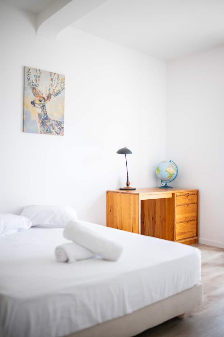 Izba s manželskou posteľou