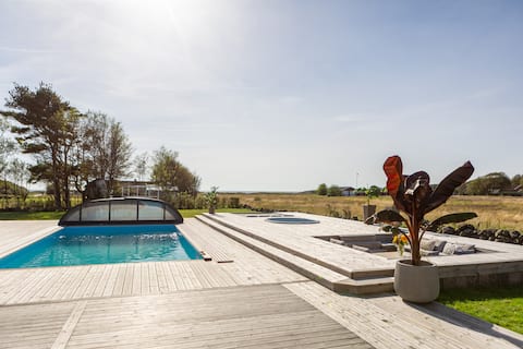 Beach villa with sea view and spa