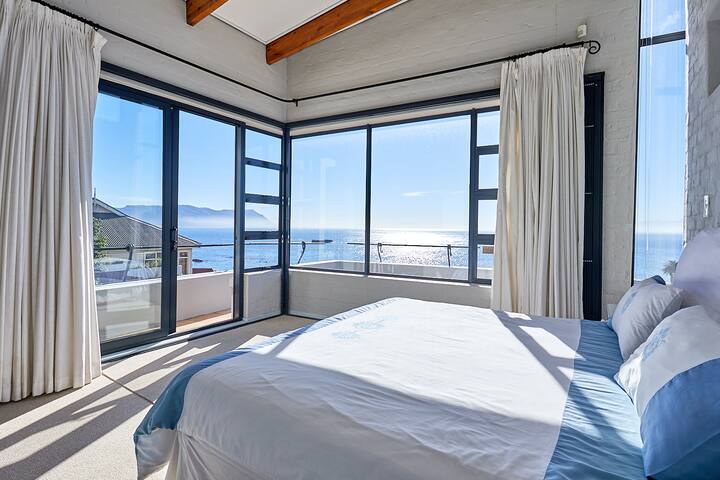 Boulders Beach Home gallery image 3