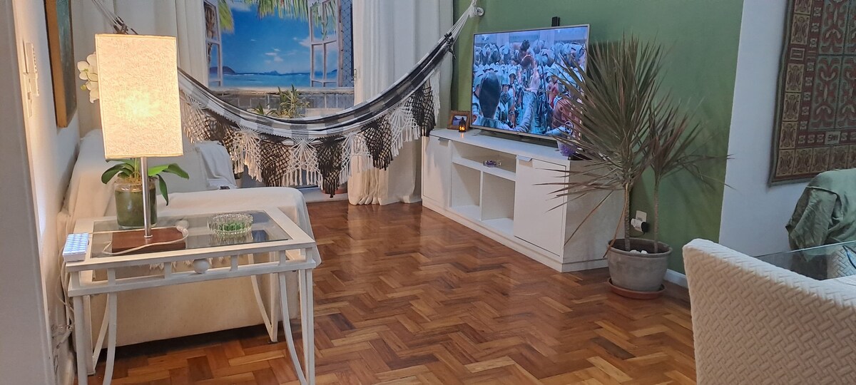 Top Airbnb: Large, cozy apartment close to the beach, WiFi em Recife