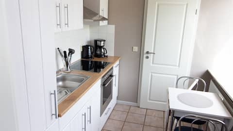 Erfolgreiche Airbnb-Immobilie: Bright one-bedroom apartment in the local recreation area in Mirow