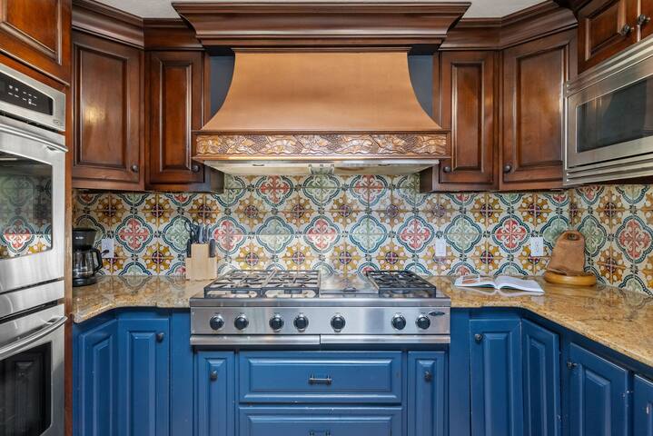 San Diego Villa with pool, spa & sunset views – S6 gallery image 5