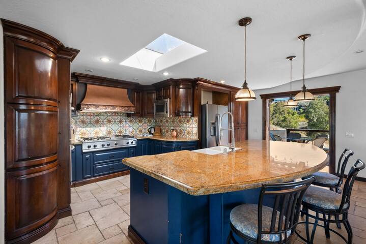 San Diego Villa with pool, spa & sunset views – S6 gallery image 4