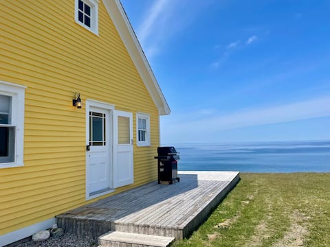 Ocean Front Cottage - Caplin Cove Cottage Yellow
