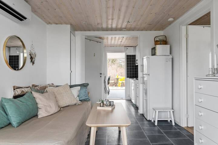 Mysigt Hus Med Pool. Nära Stranden. - 고틀란드 주