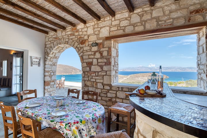 vila matan- home with a walik to the sea