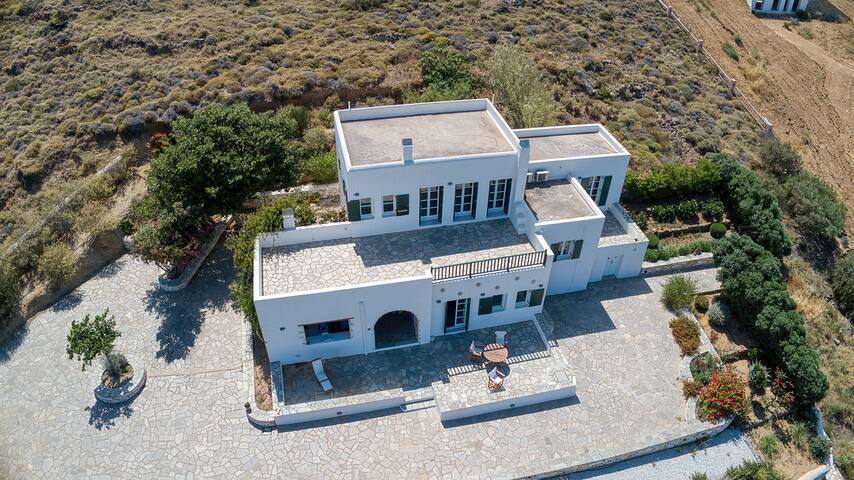 vila matan- home with a walik to the sea gallery image 3