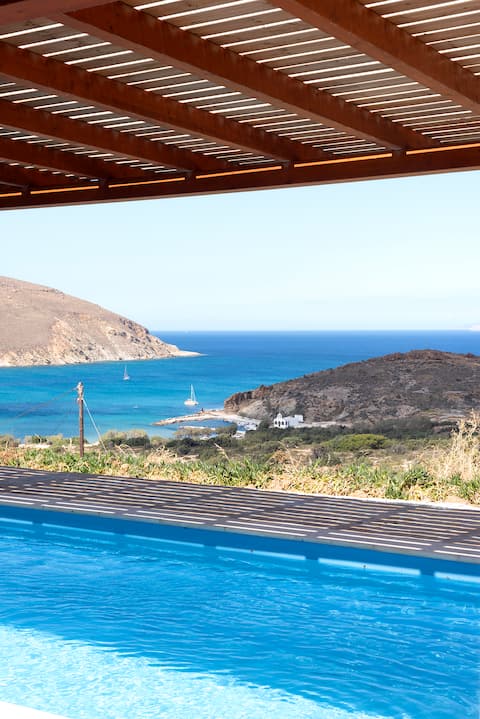 vila matan- home with a walik to the sea