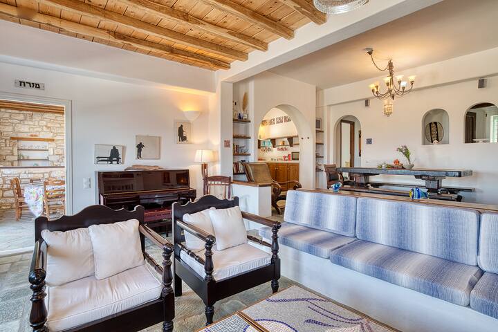 vila matan- home with a walik to the sea gallery image 4