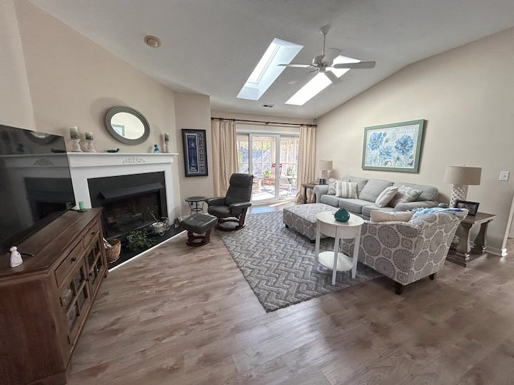 Tranquility Awaits, Close To Beach & Downtown! - Wrightsville Beach, NC