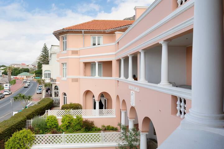 5newkings: take a break, relax, explore! gallery image 4