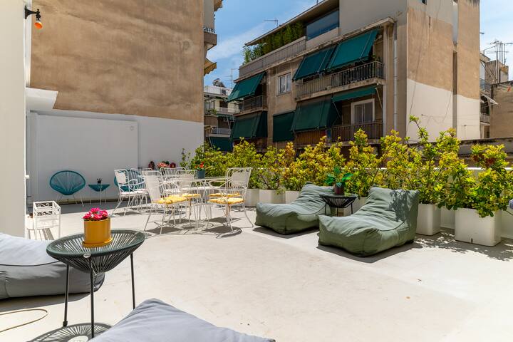 Unique 2floorΗouse& PVt Terrace& Jacuzzi gallery image 3