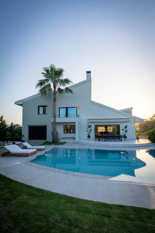 Gregory’s Villa – 18m Heated Pool, Chania, Crete gallery image 4