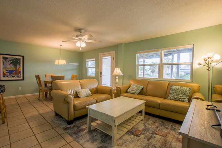 Under The Boardwalk - Across From Beach - 2 Bd / 1 Bt - Fernandina Beach, FL