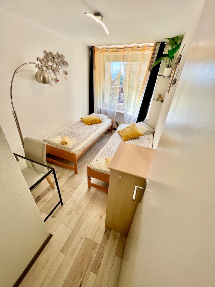 Chambre no. 2 
1 - 2 lits single