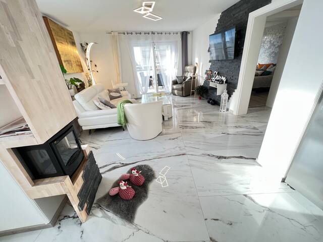 4.5 Famille, Magnifique vue, cosy, moderne, centre gallery image 2