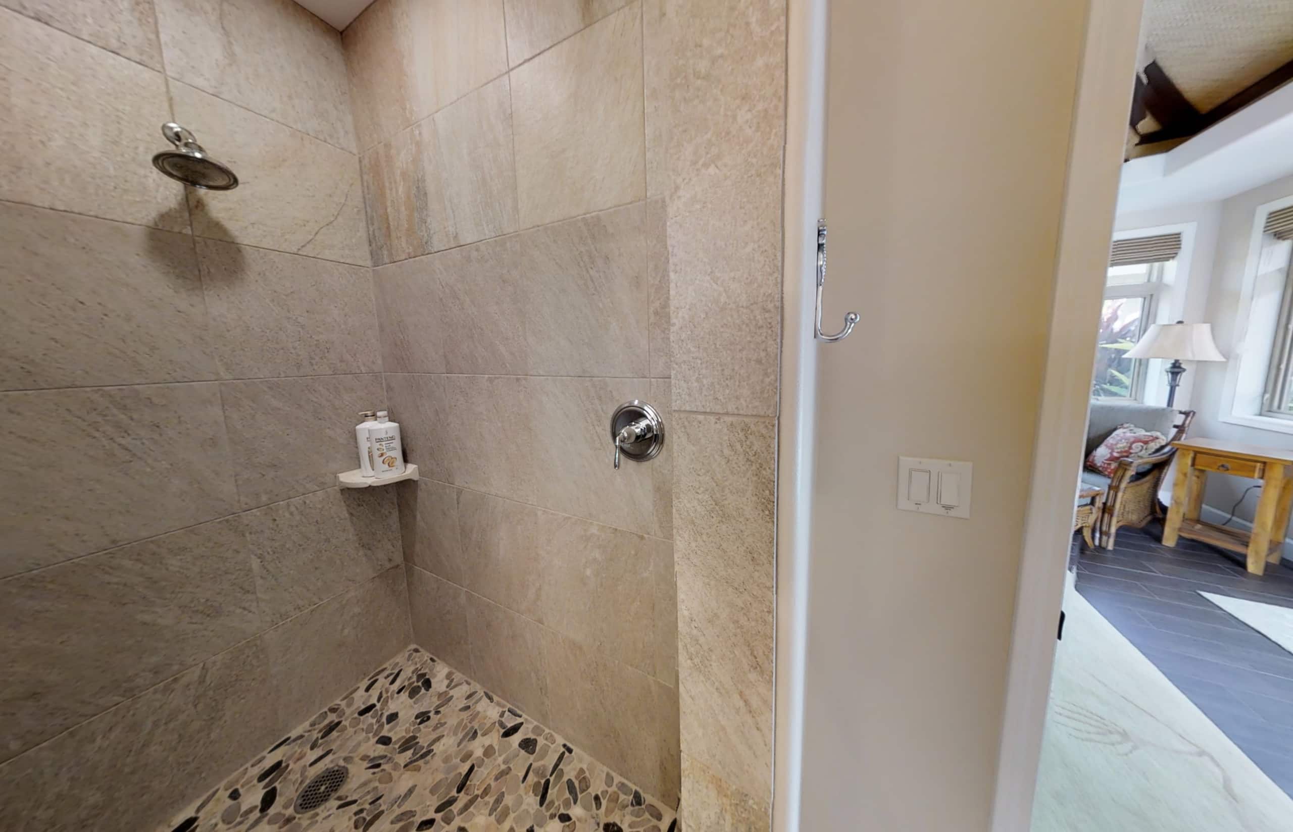Home in Waimea · ★4.75 · 4 bedrooms · 7 beds · 4.5 baths - Image 11