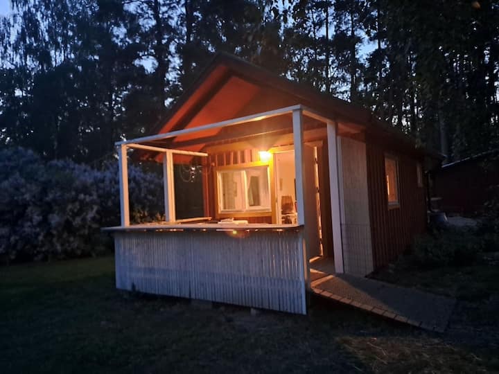Bo Bland Hästar, Får Och Höns På Vackra Selaön - Schweden