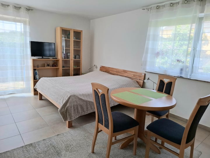 Dva kreveta s odvojenim madracima; različiti stupnjevi tvrdoće (mekan i tvrd) 1,80 m x 2,00 m