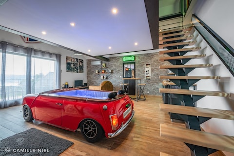 Loft with private jacuzzi, escape game and lake view