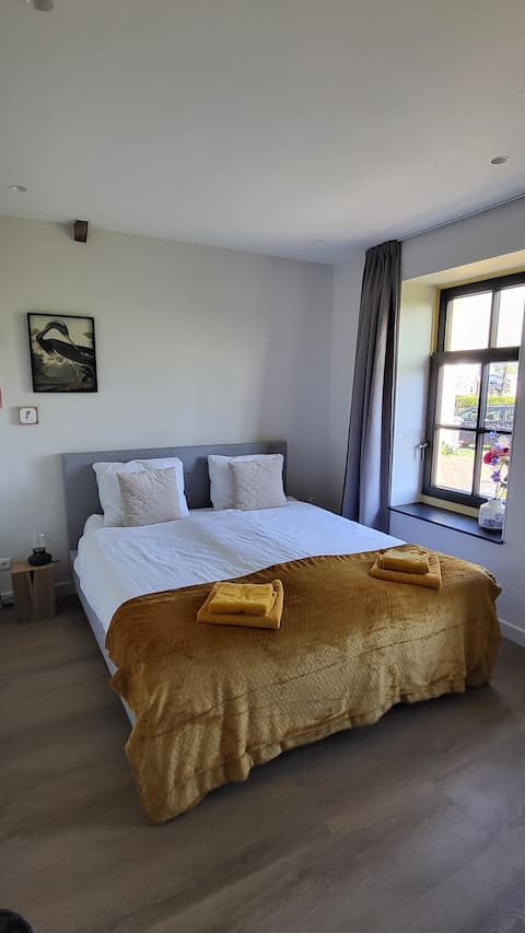 Nice room with breakfast between Woerden and Utrecht