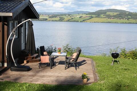 Cozy and family friendly cabin by the Randsfjord