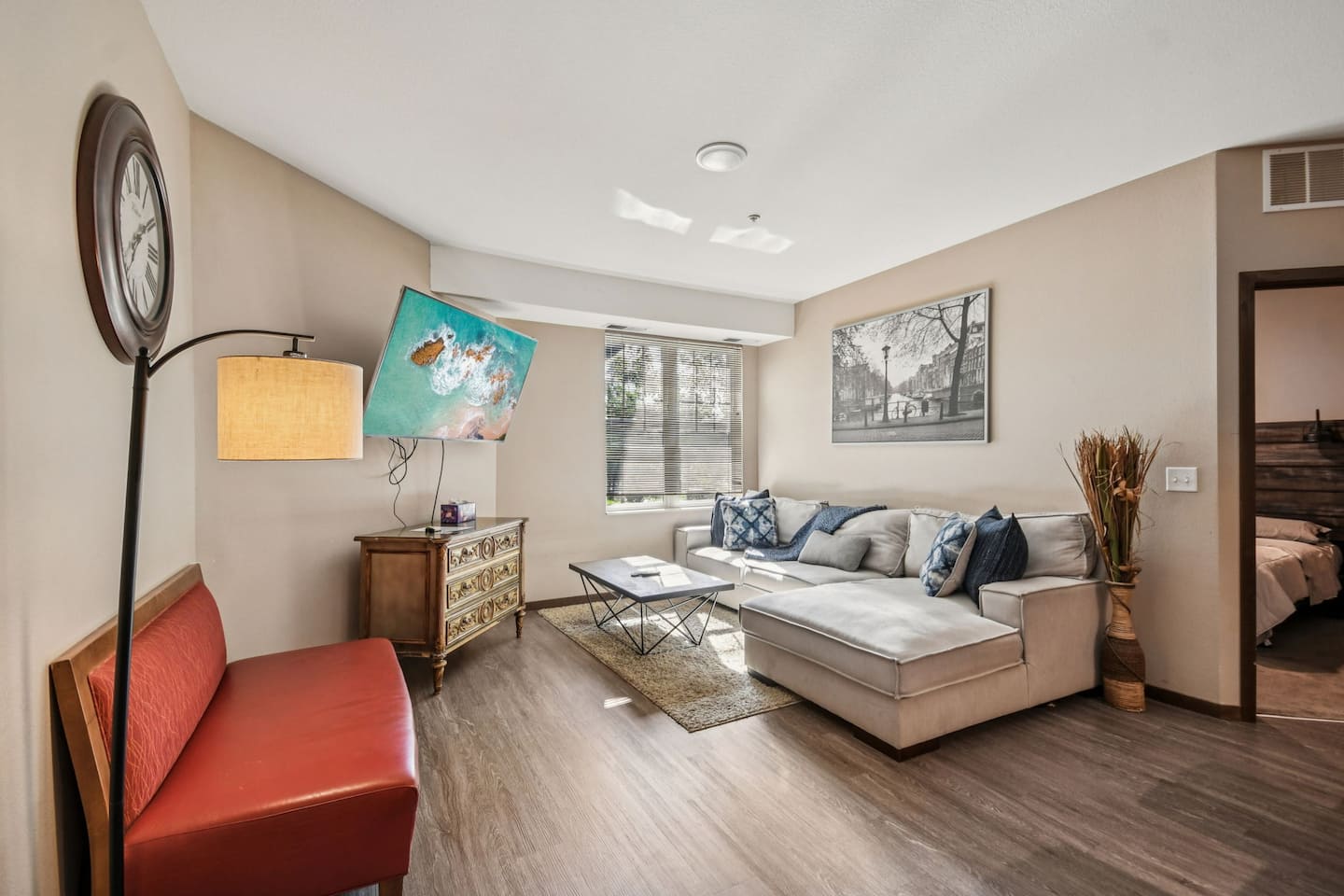 2 Bedroom Suite - Pet Friendly
