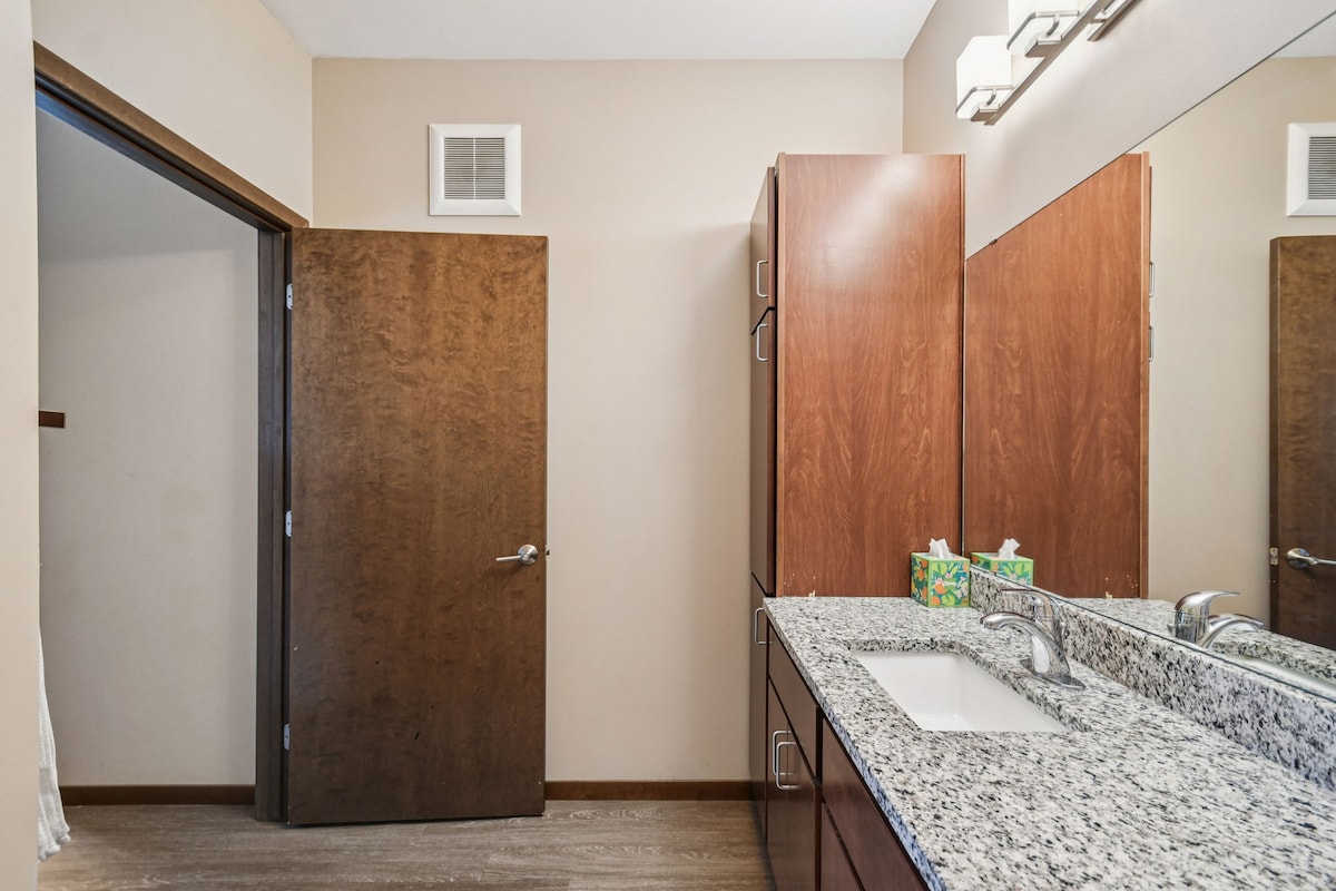 2 Bedroom Suite - Pet Friendly