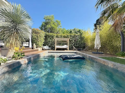 MODERN VILLA WITH POOL