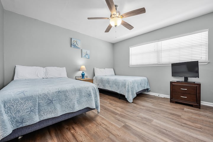 Bedrooms located upstairs separate from the kitchen and Livingroom allowing guests a quite place to rest. 