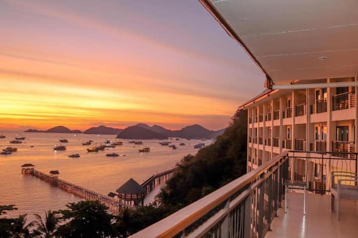 Labuan Bajo 12adult Hotelpool Beachfront Breakfast - Labuan Bajo