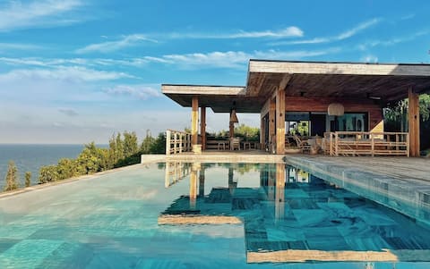 Villa Chaman - Luxury Exceptional Sea View & Staff