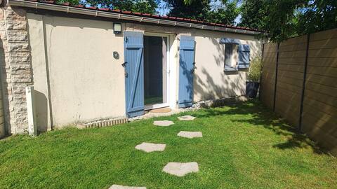 House 15 minutes from Disney, Paris and CDG 20 minutes away.