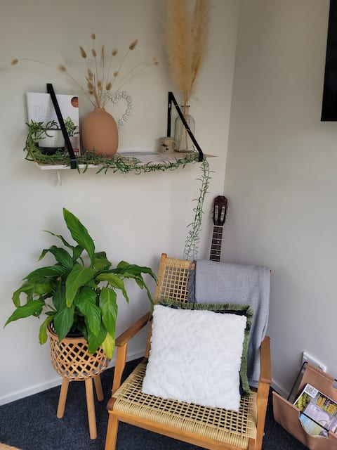 Successful Airbnb property: Beach Escape | Spa | Walk to 'The Lost Springs'. in Waikato