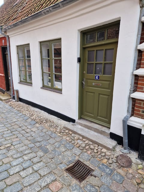 Top Airbnb: Entire townhouse in the middle of Ribe in Esbjerg