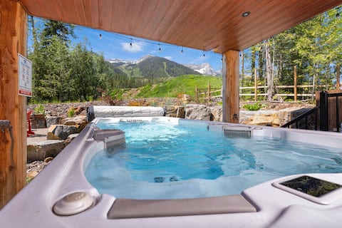 Fernie Mountain Escape | Views, Spa, BBQ, Sauna
